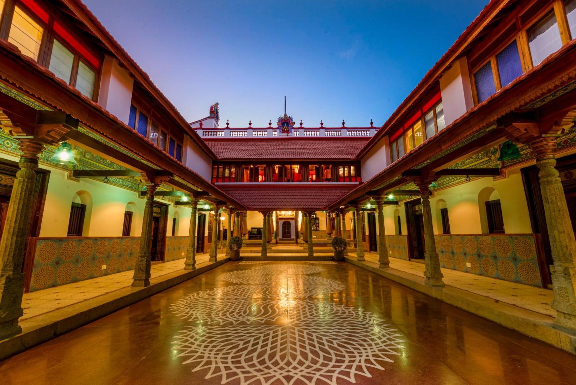The Lotus Palace Chettinad Карайкуди Екстериор снимка