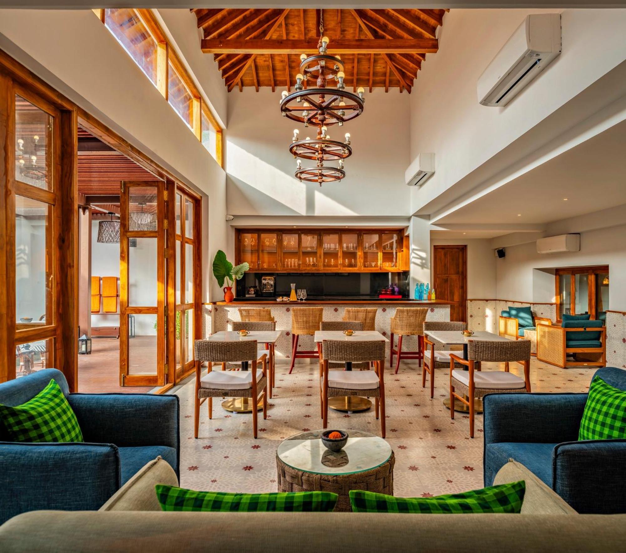 The Lotus Palace Chettinad Карайкуди Екстериор снимка