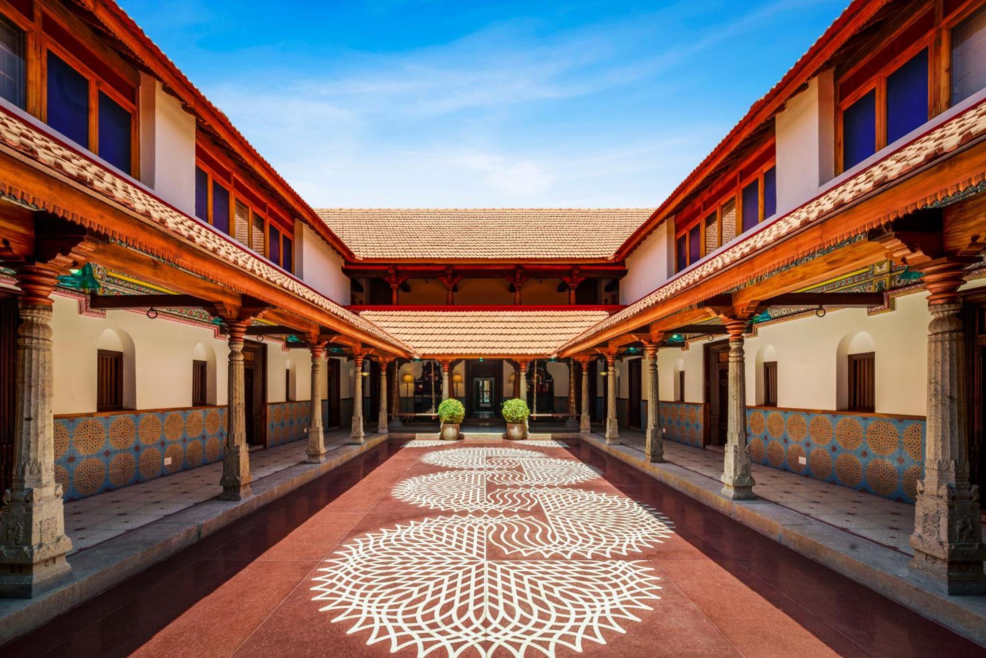 The Lotus Palace Chettinad Карайкуди Екстериор снимка