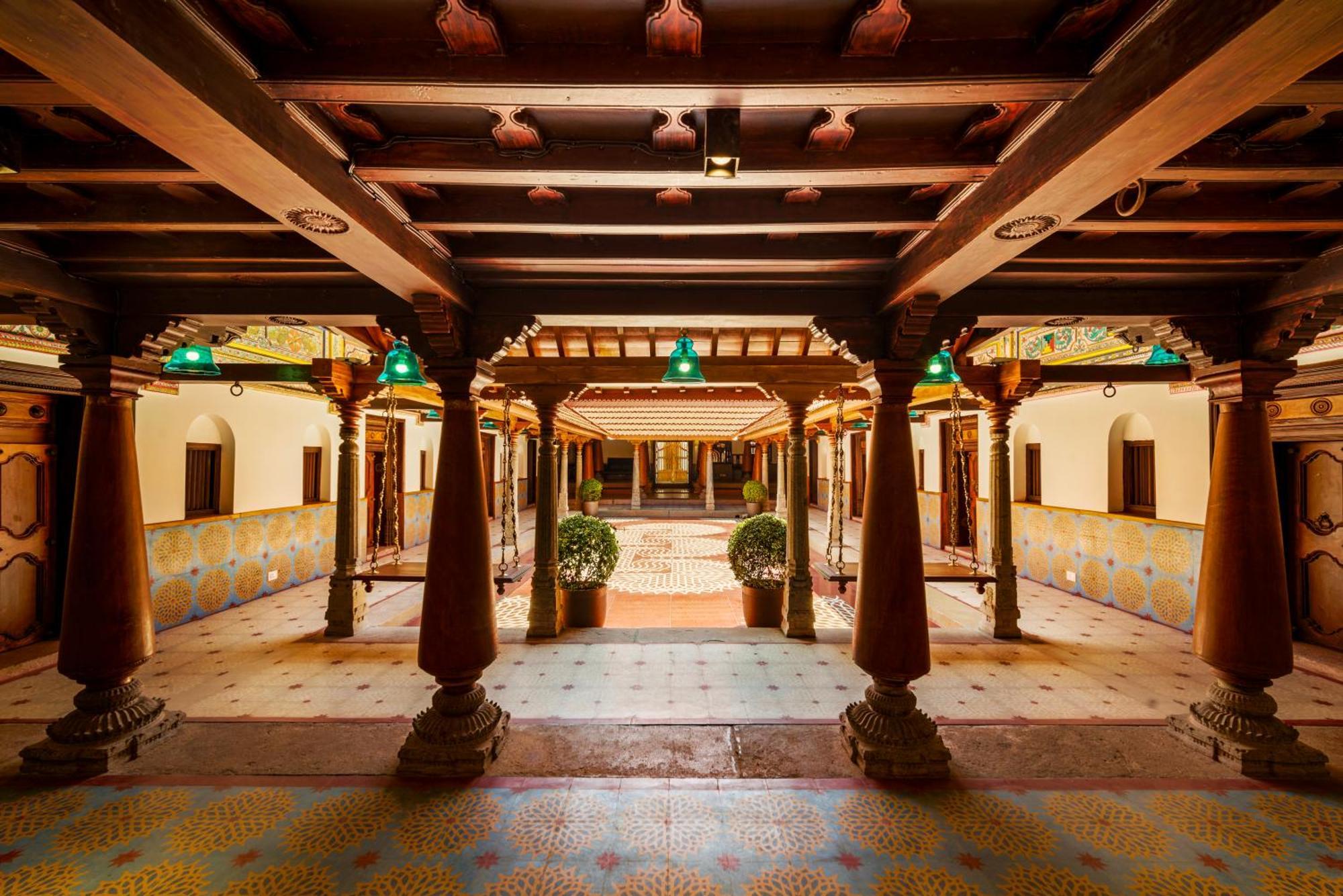 The Lotus Palace Chettinad Карайкуди Екстериор снимка
