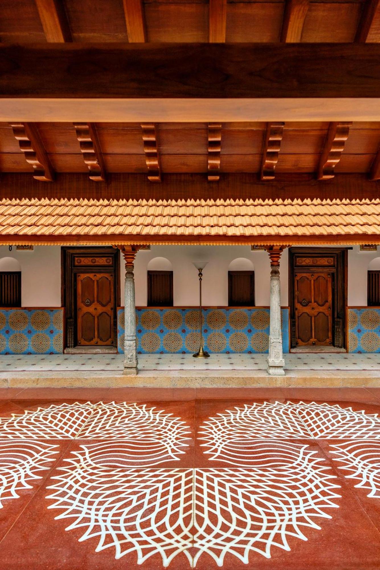 The Lotus Palace Chettinad Карайкуди Екстериор снимка
